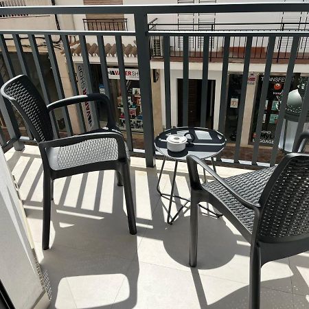 Apartamentos Mombasa 1 Planta Нерха Екстериор снимка
