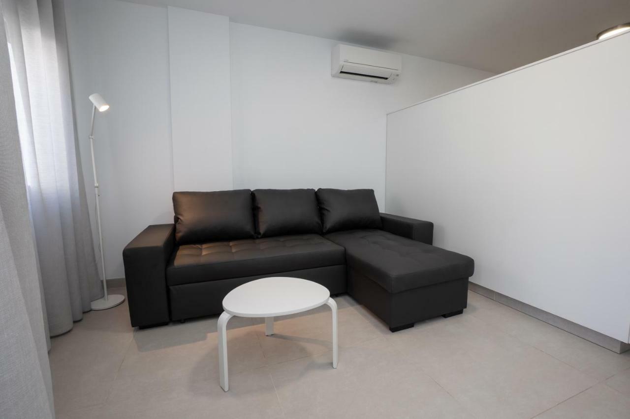Apartamentos Mombasa 1 Planta Нерха Екстериор снимка