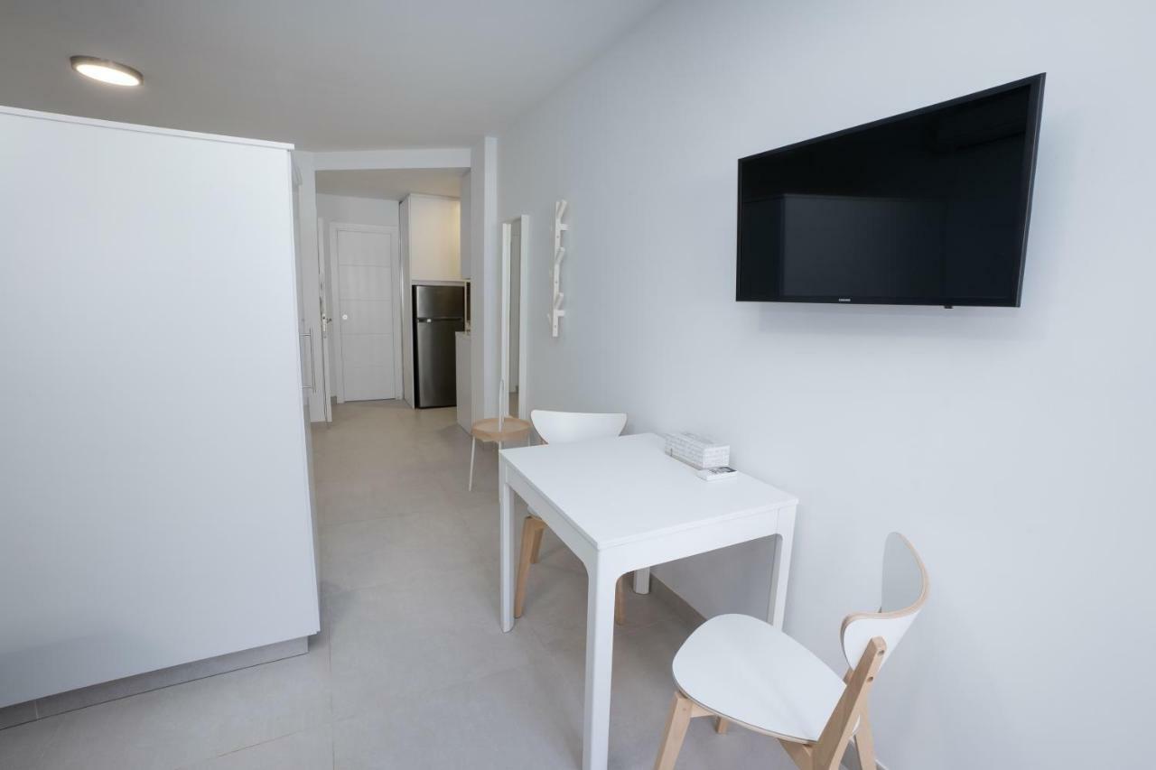 Apartamentos Mombasa 1 Planta Нерха Екстериор снимка