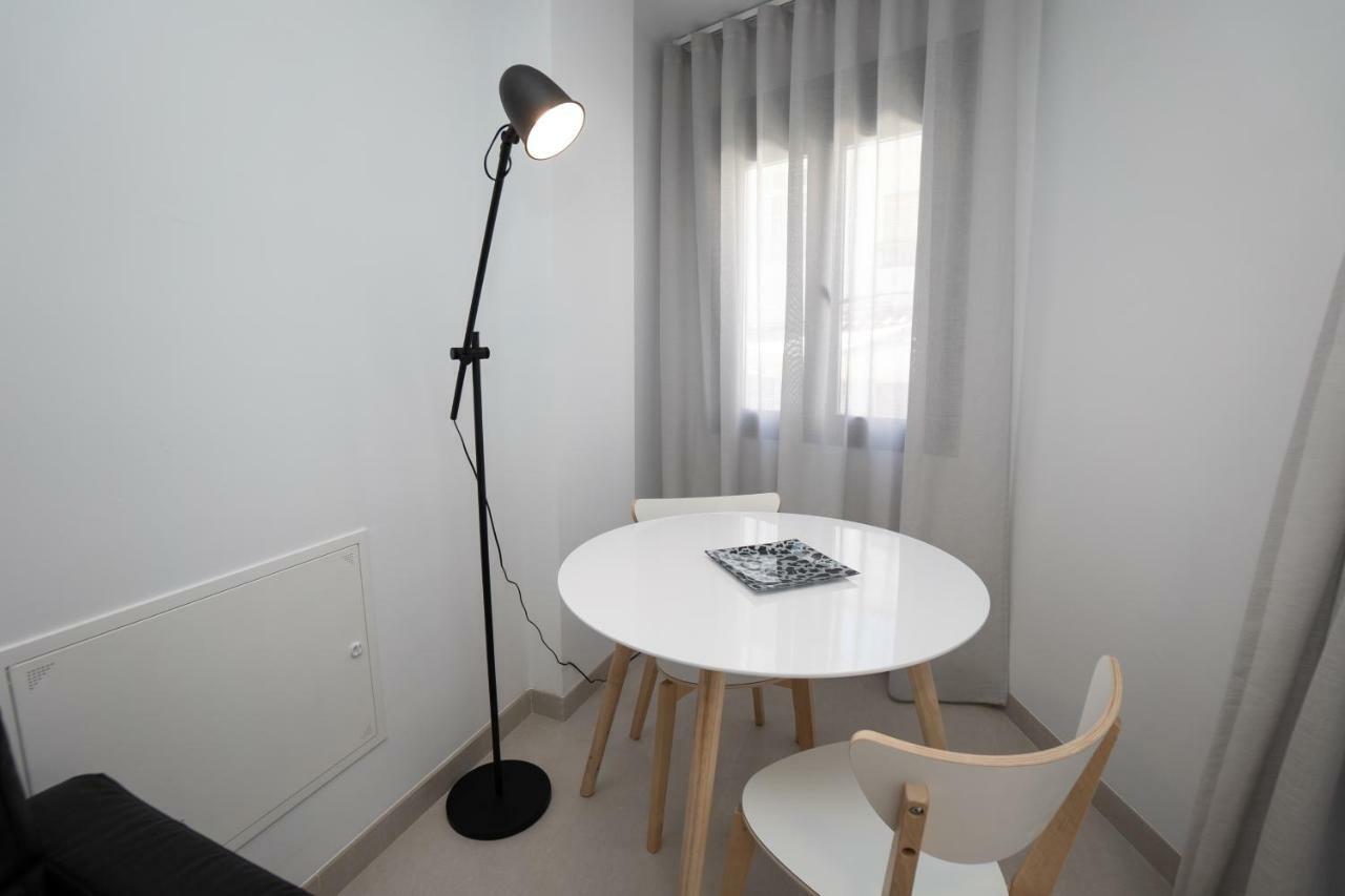 Apartamentos Mombasa 1 Planta Нерха Екстериор снимка