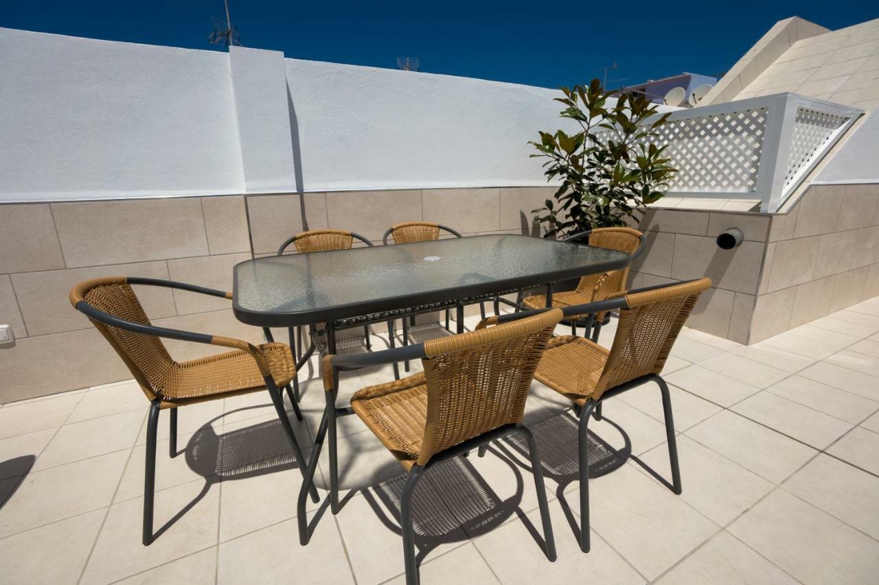 Apartamentos Mombasa 1 Planta Нерха Екстериор снимка