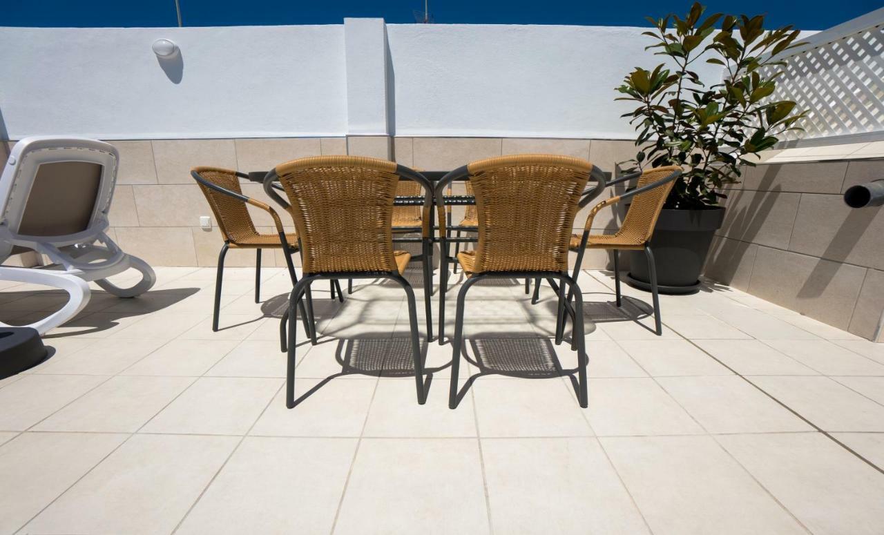 Apartamentos Mombasa 1 Planta Нерха Екстериор снимка