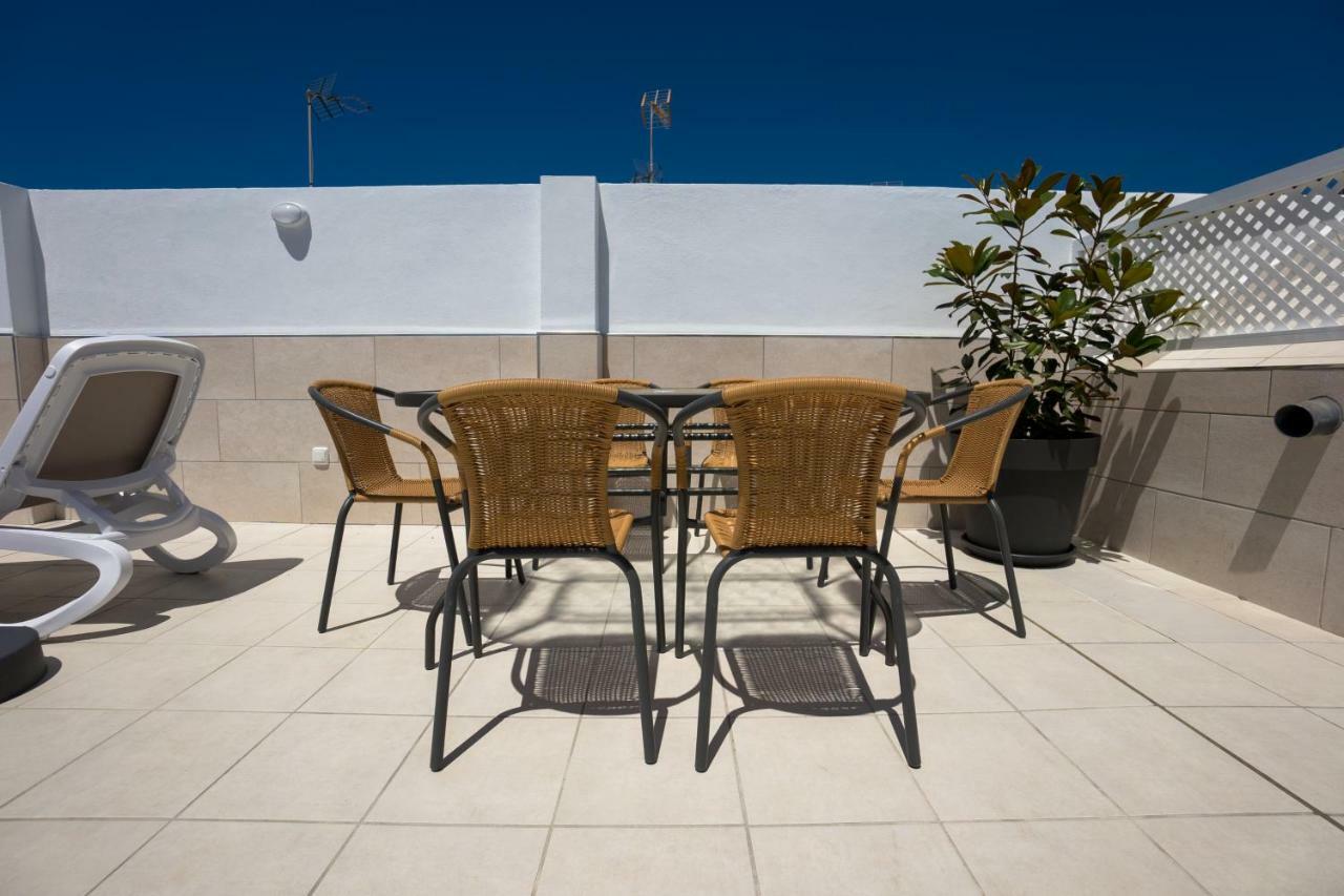 Apartamentos Mombasa 1 Planta Нерха Екстериор снимка