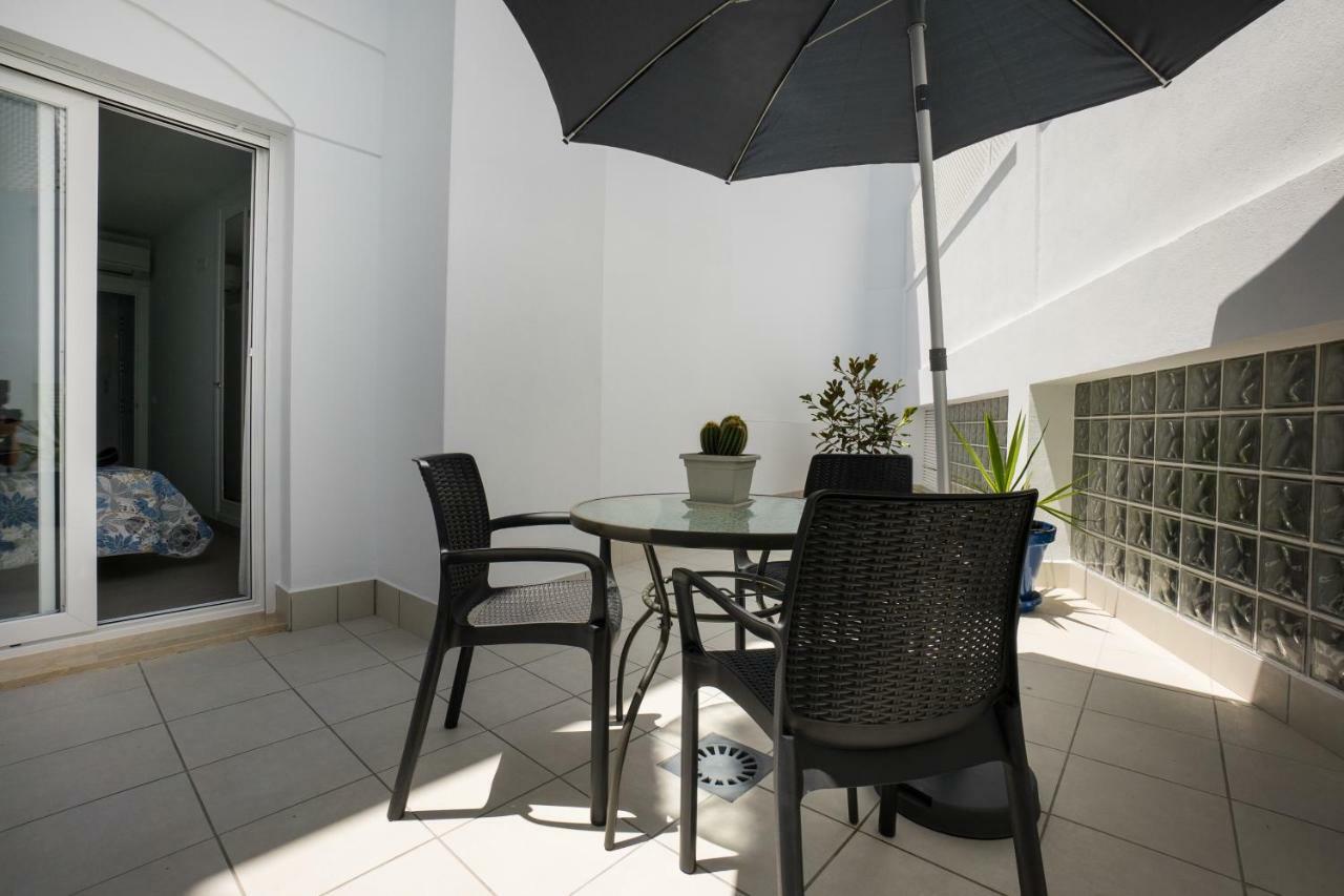 Apartamentos Mombasa 1 Planta Нерха Екстериор снимка